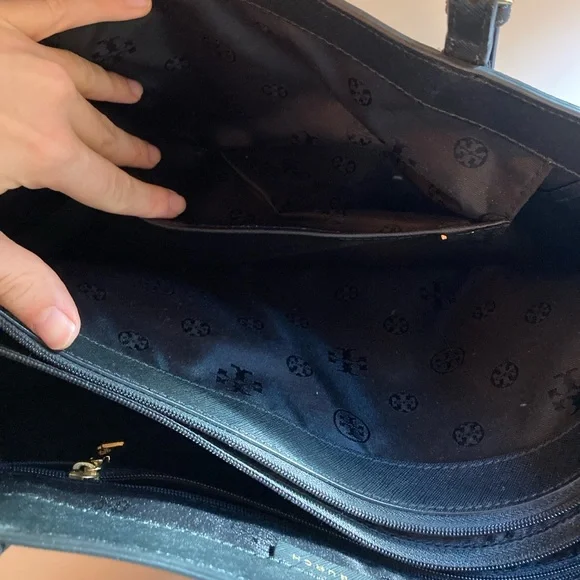 Tory Burch Robinson saffiano tote - Picture 11 of 16